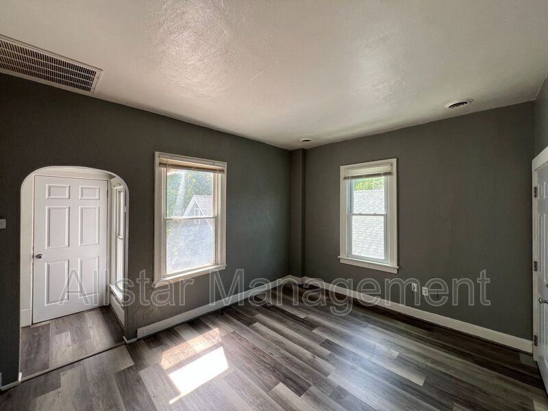 1120 East Ave #3 - Photo 5 of 15