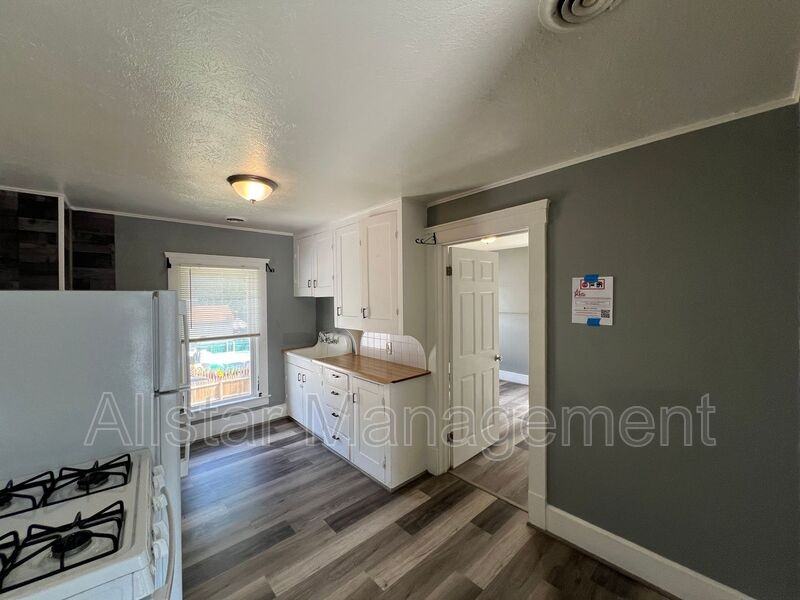 1120 East Ave #3 - Photo 6 of 15