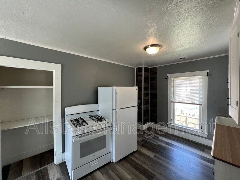 1120 East Ave #3 - Photo 7 of 15