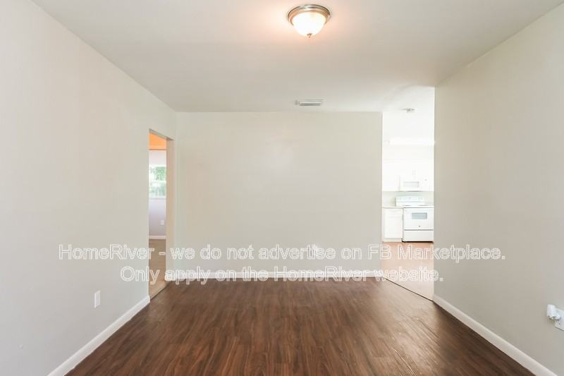 1903 W Spruce St - Photo 2 of 17