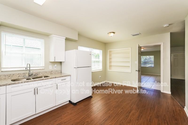 1903 W Spruce St - Photo 5 of 17