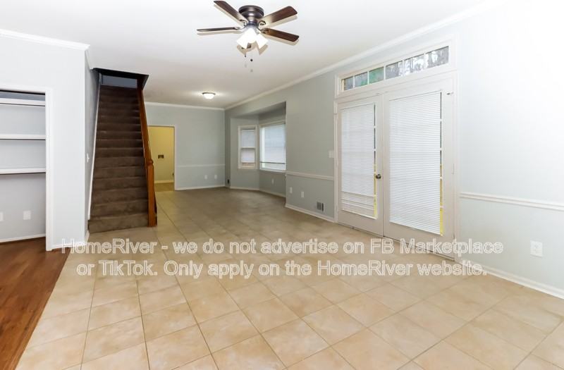 206 Leigh Dr - Photo 3 of 17