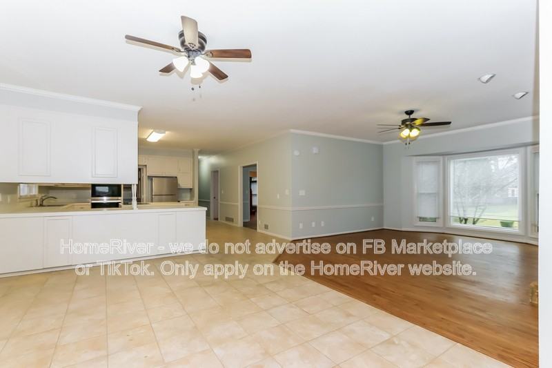 206 Leigh Dr - Photo 4 of 17