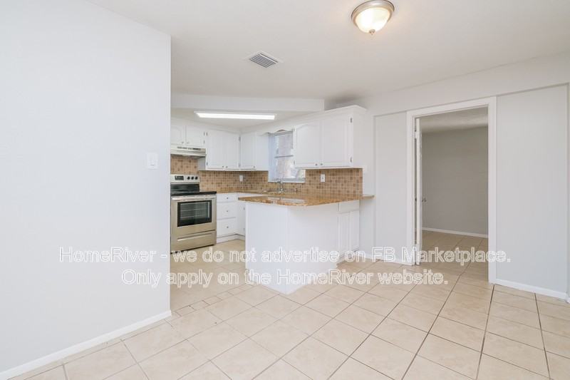 7300 San Moritz Dr - Photo 4 of 17