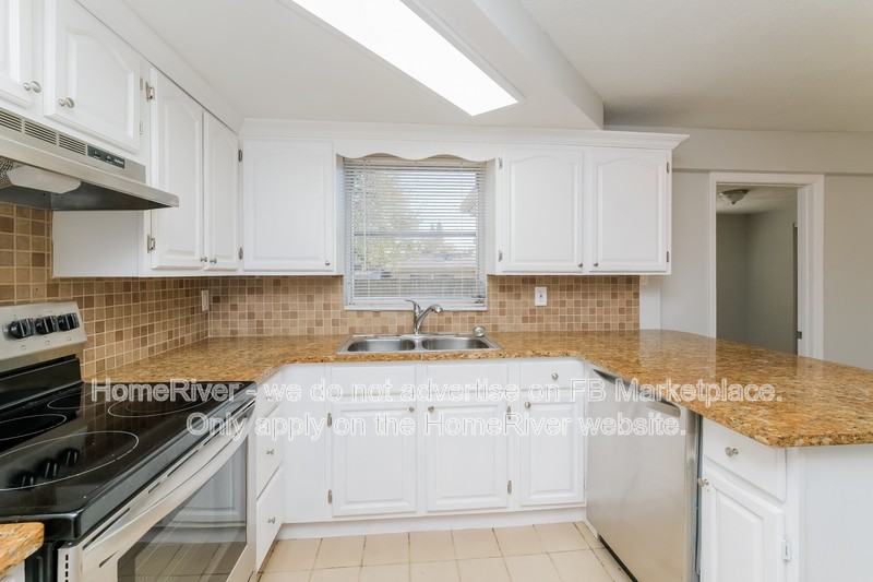 7300 San Moritz Dr - Photo 5 of 17