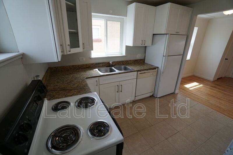 3630 Holly St - Photo 4 of 19