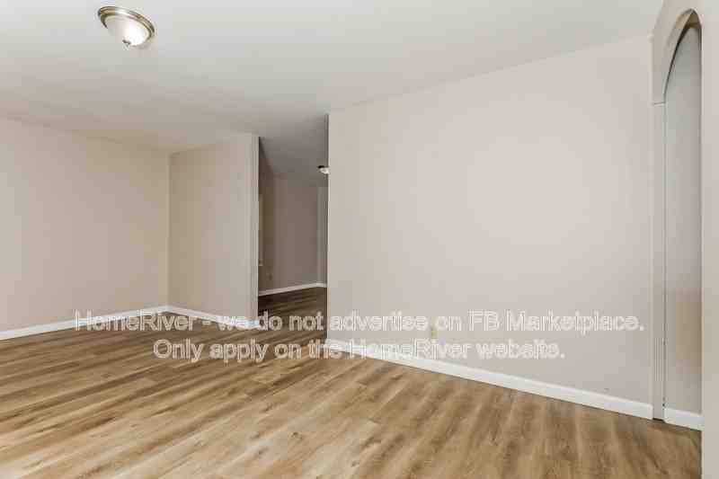 1518 Churchill Rd - Photo 3 of 21