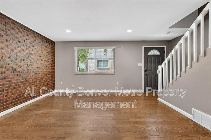 5250 Garrison St #9 - Photo 5 of 32