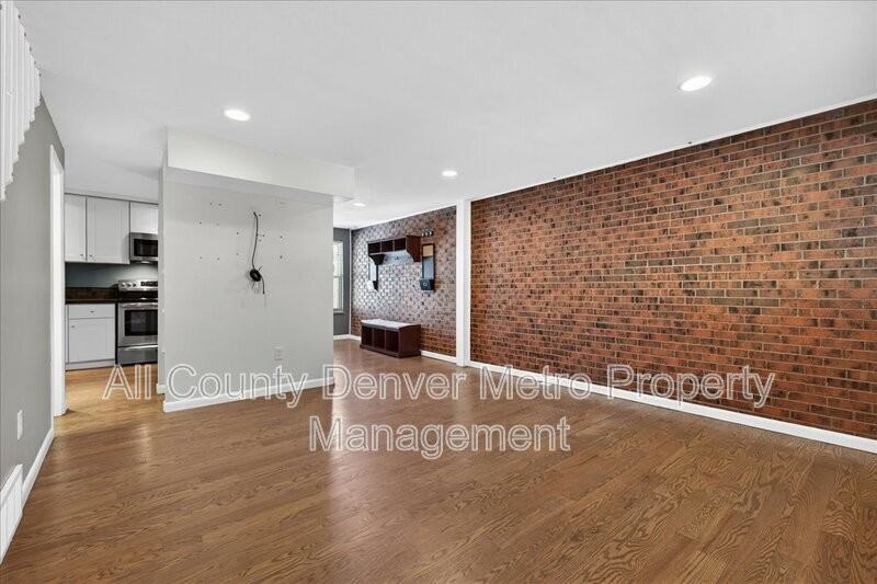 5250 Garrison St #9 - Photo 6 of 32
