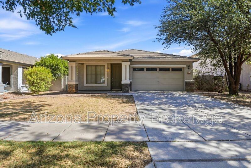3498 E Bruce Ave - Photo 2 of 33