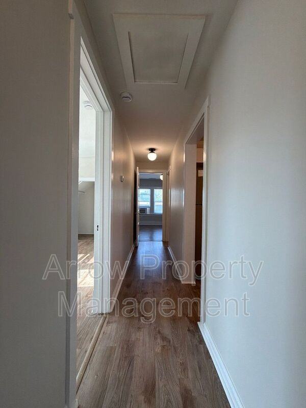 1459 Plum St #2 - Photo 3 of 14