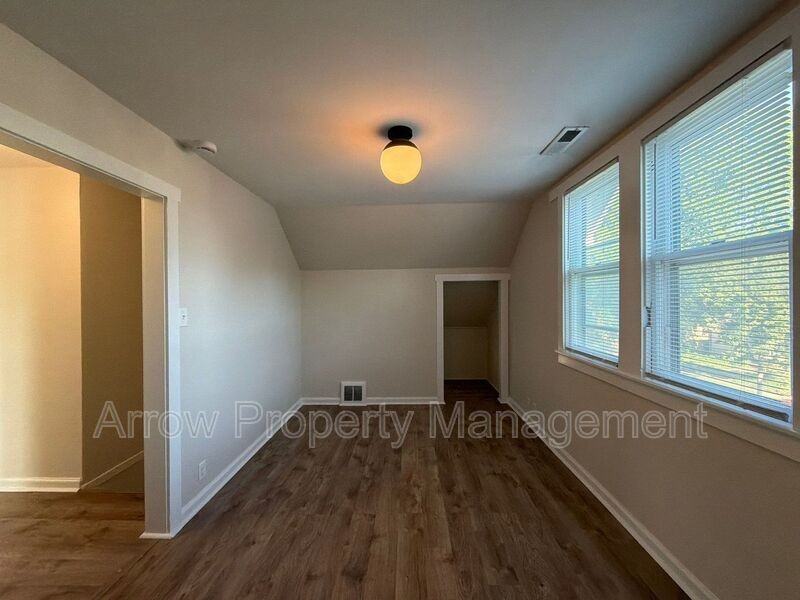 1459 Plum St #2 - Photo 6 of 14