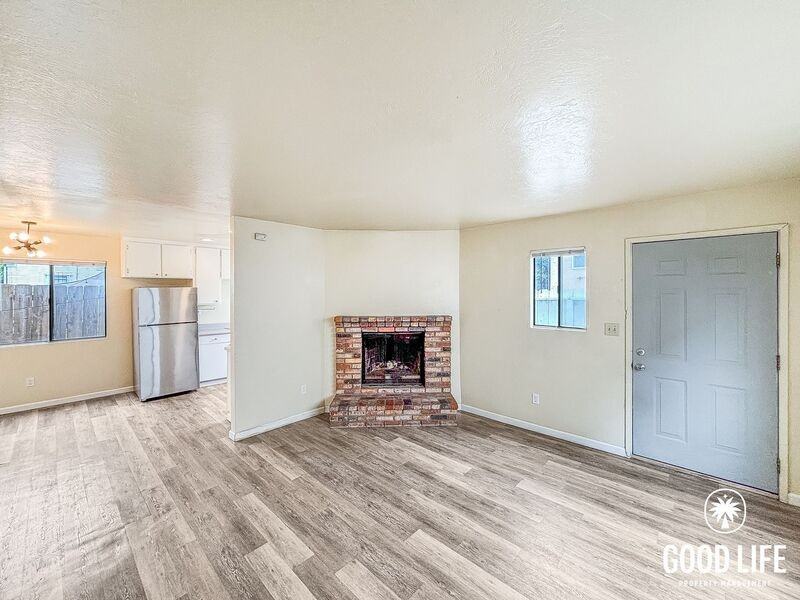 4379 Mcclintock St #B - Photo 4 of 20