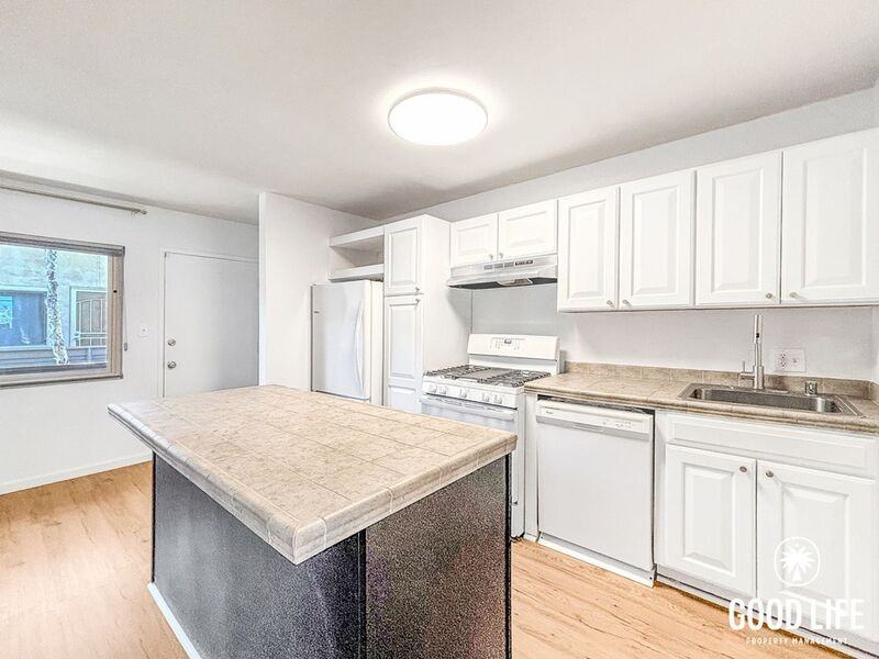 720 W Lewis St #14 - Photo 7 of 17