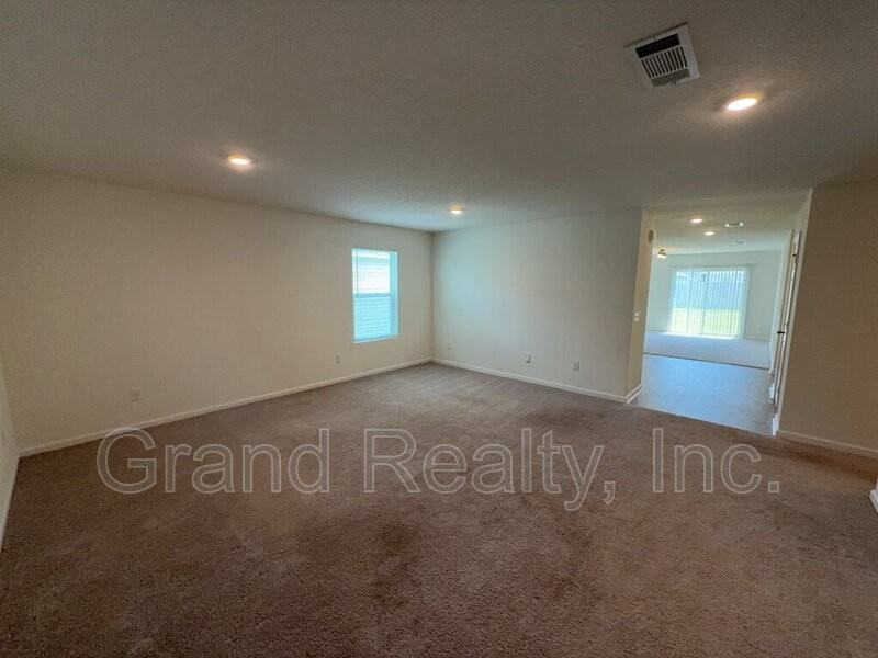 4360 Jitterbug St - Photo 4 of 27