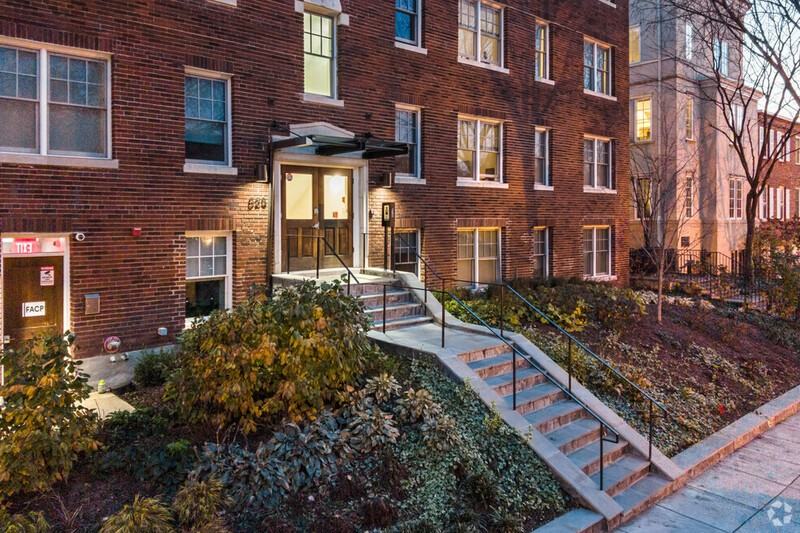 529 E Street Expy #202 - Photo 3 of 21
