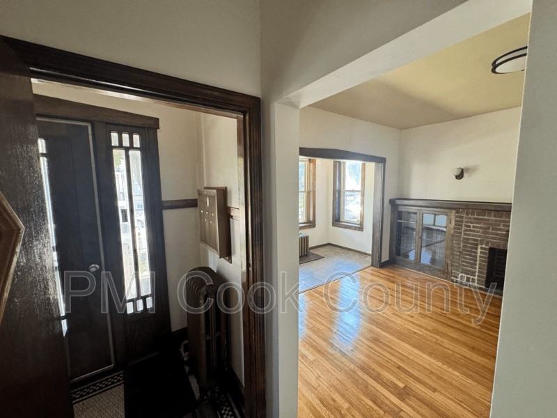 3020 W Walnut St #1 - Photo 3 of 11