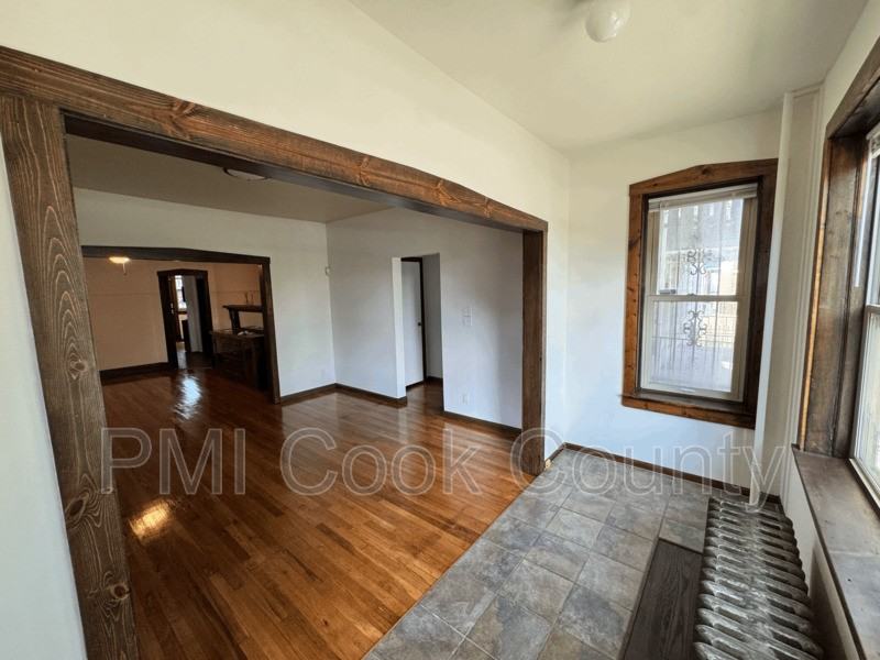 3020 W Walnut St #1 - Photo 4 of 11