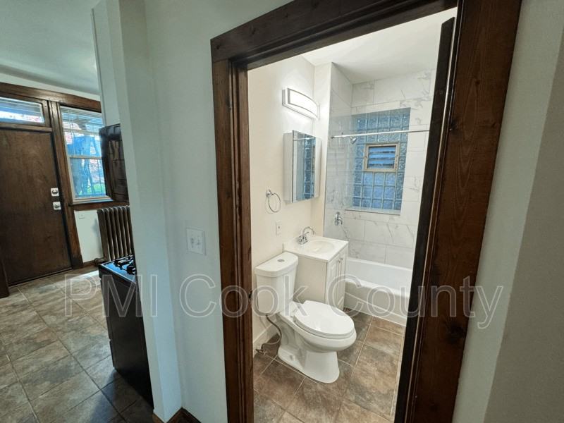 3020 W Walnut St #1 - Photo 5 of 11