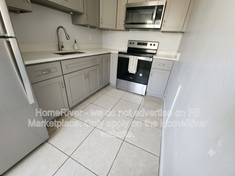 333 Se Martin Ave #1B - Photo 2 of 23