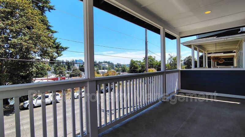 147 N Wycoff Ave - Photo 2 of 19