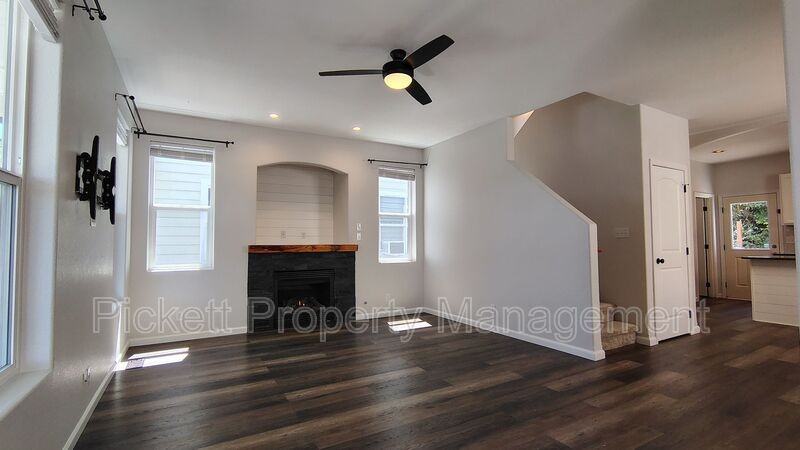 147 N Wycoff Ave - Photo 3 of 19