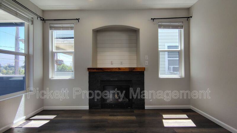 147 N Wycoff Ave - Photo 4 of 19