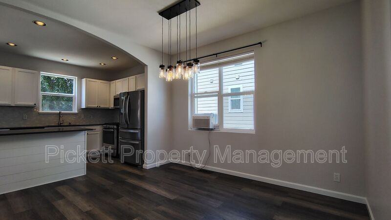 147 N Wycoff Ave - Photo 6 of 19
