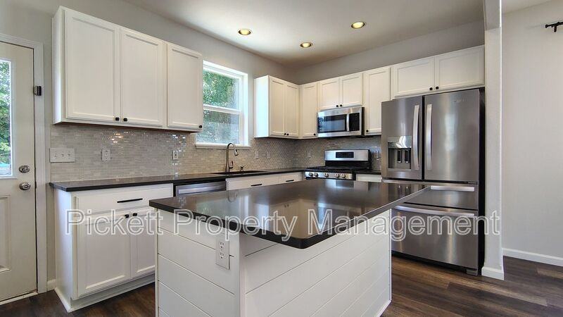 147 N Wycoff Ave - Photo 7 of 19