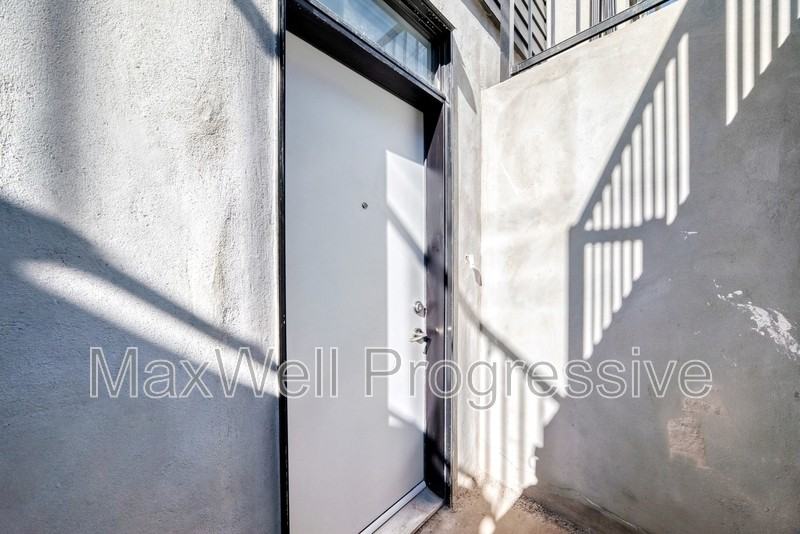 11115 51 St Nw #BS - Photo 3 of 34