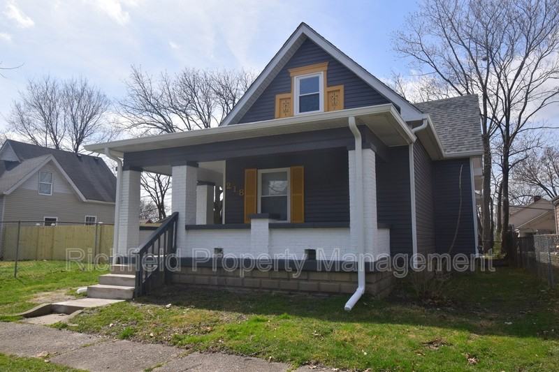 218 N Tacoma Ave - Photo 2 of 22