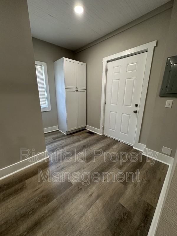 218 N Tacoma Ave - Photo 6 of 22