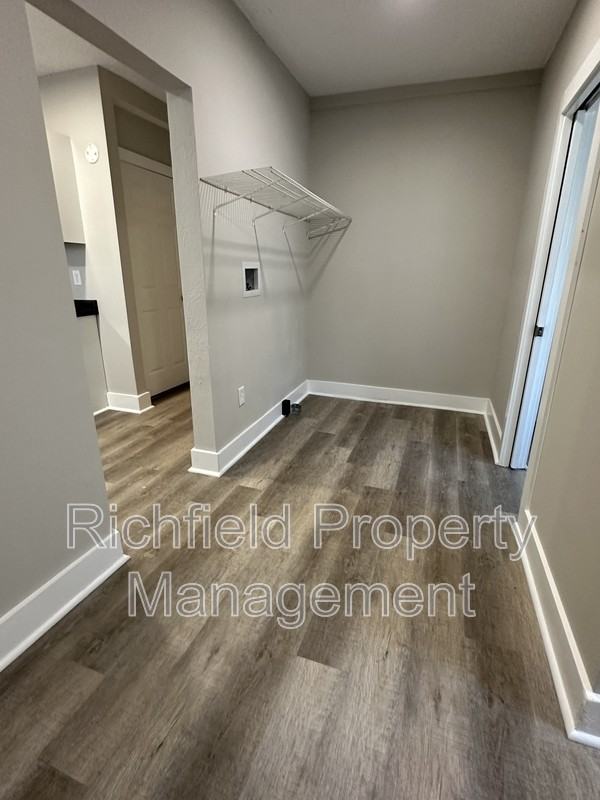 218 N Tacoma Ave - Photo 7 of 22