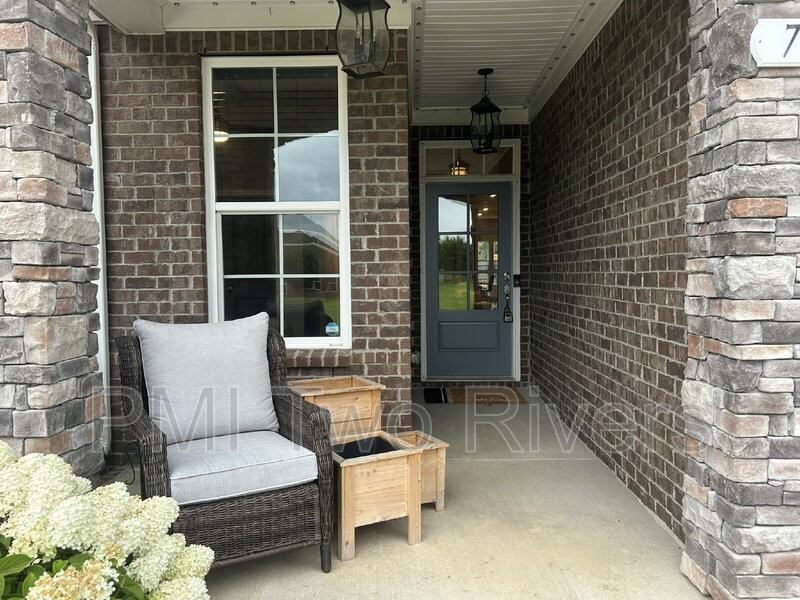 704 Copper Branch Rd - Photo 2 of 26