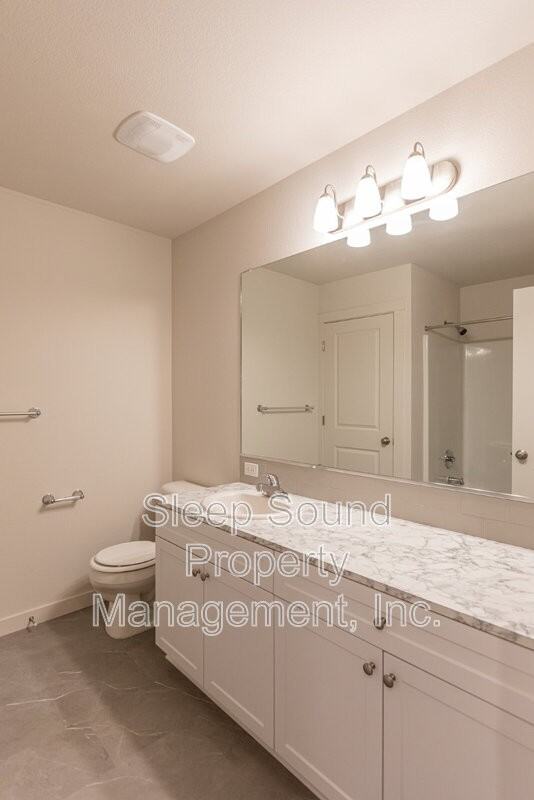100 N 7th Ave #D - Photo 7 of 9