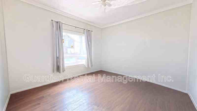 92 Algoma St N #2 - Photo 3 of 7