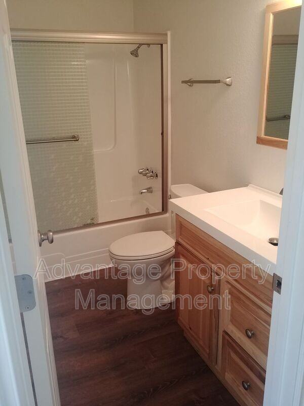 1708 Del Rio Ave Se - Photo 5 of 10
