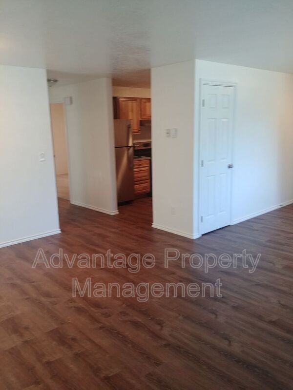 1708 Del Rio Ave Se - Photo 6 of 10