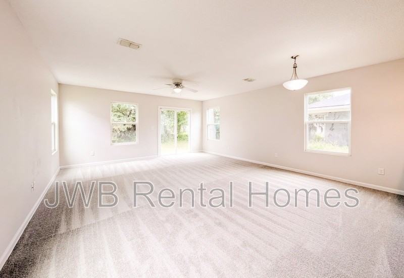4646 Lenox Ave - Photo 4 of 16