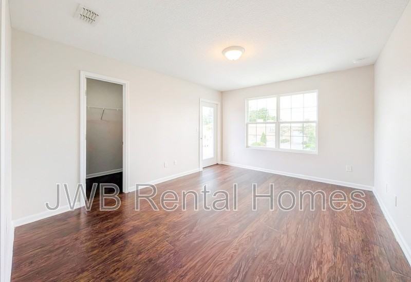4646 Lenox Ave - Photo 5 of 16