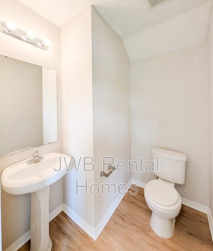 4646 Lenox Ave - Photo 6 of 16