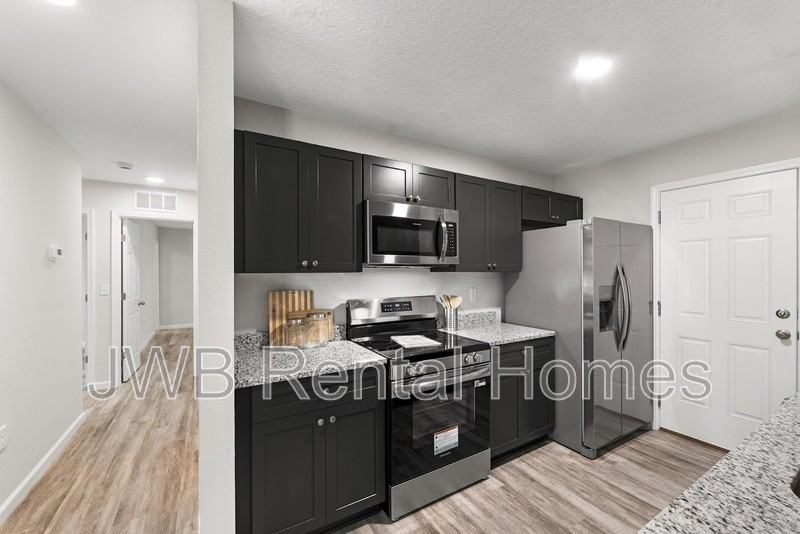 8704 7th Ave - Photo 2 of 17