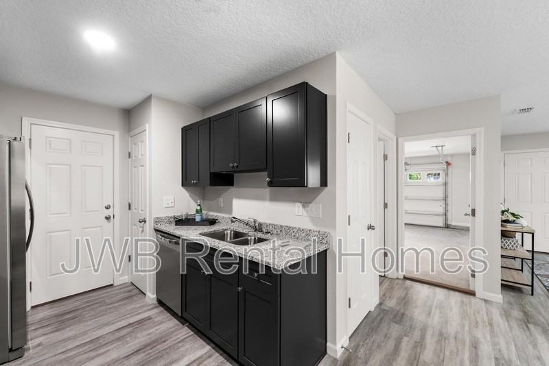 8704 7th Ave - Photo 3 of 17