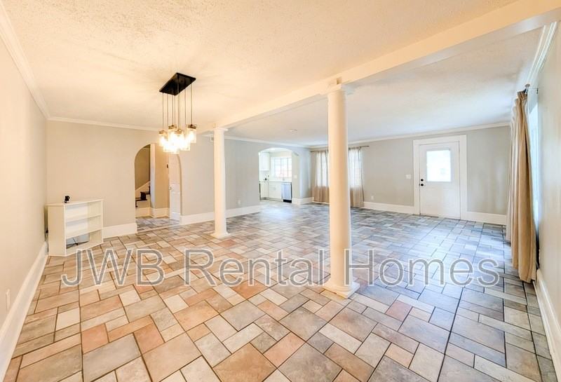 843 West St - Photo 6 of 19