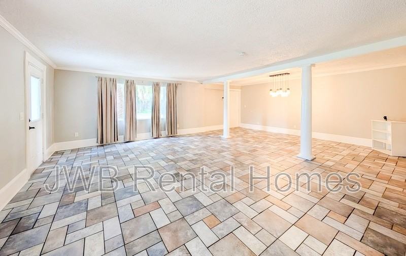 843 West St - Photo 7 of 19