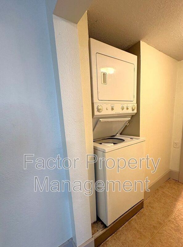 103 Locust St #1 - Photo 6 of 14