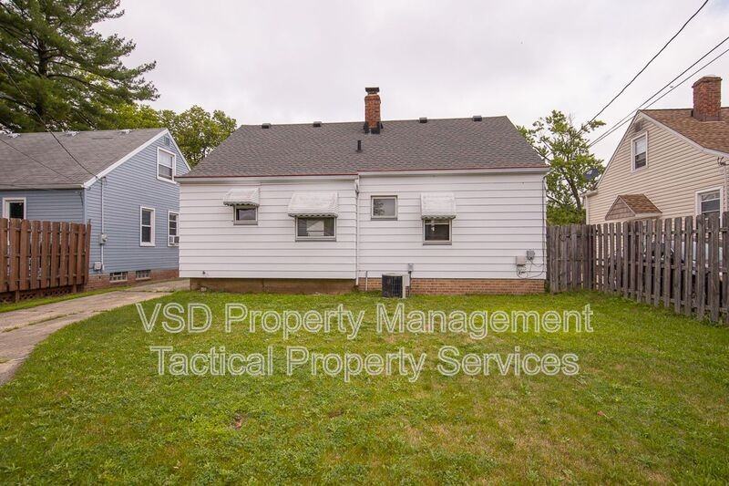 19268 Stafford Ave - Photo 3 of 28