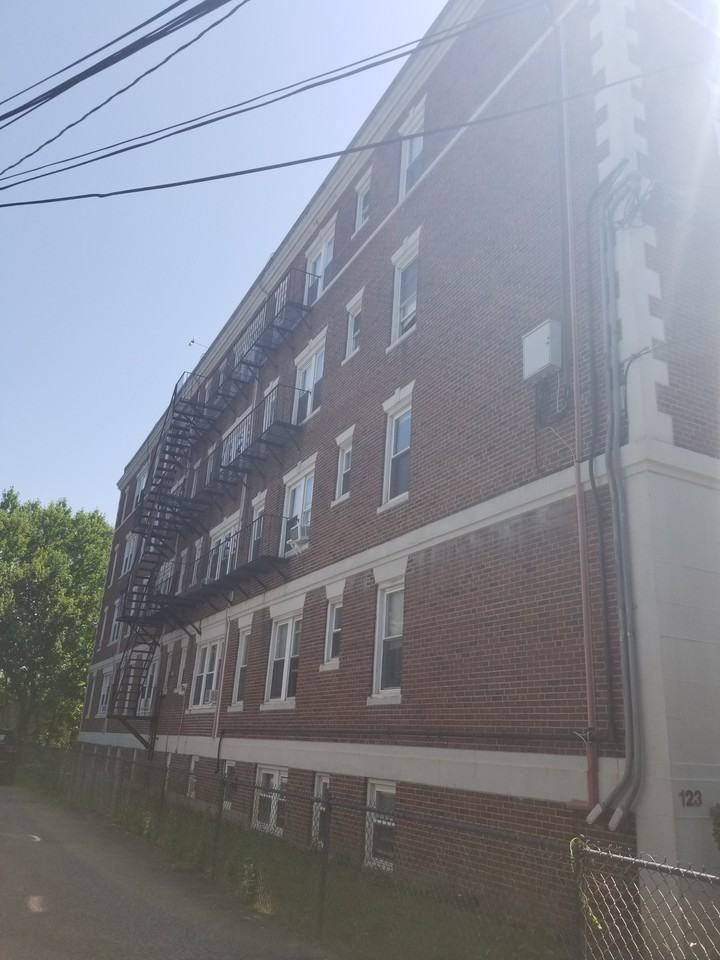 123 Orchard St #7 - Photo 3 of 3