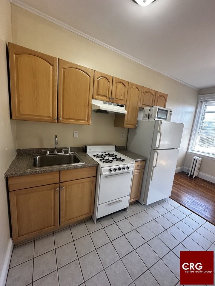 1637 Commonwealth Ave #14D