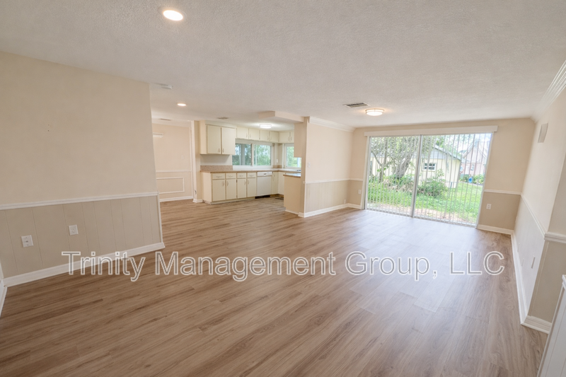 8605 Wagon Wheel Ln - Photo 5 of 35